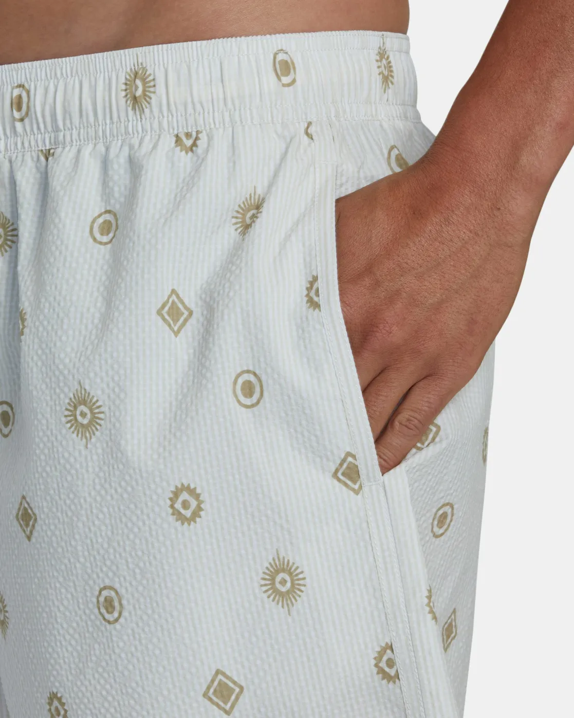 RVCA ENDLESS 17" ELASTIC WAIST SHORTS Latte