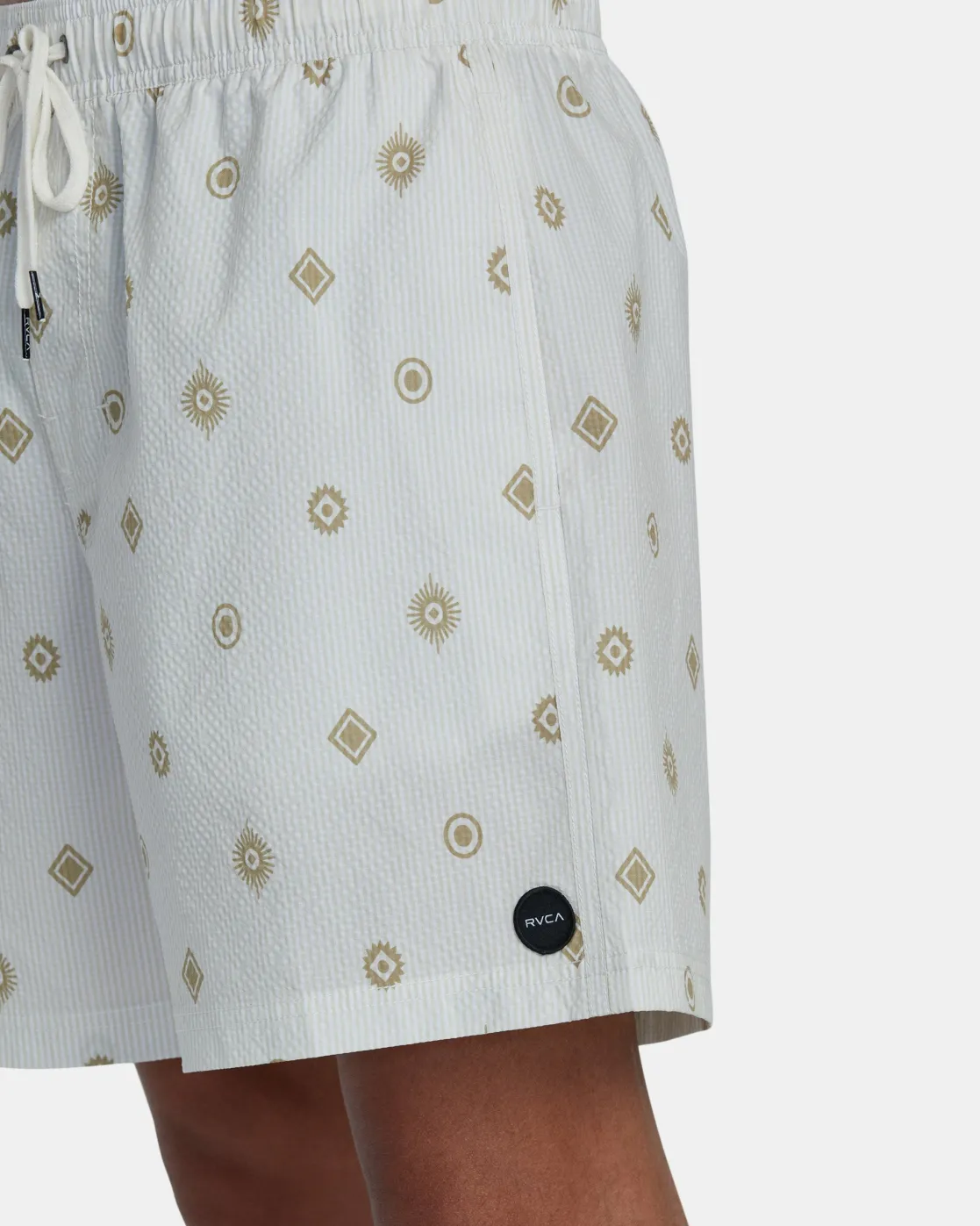 RVCA ENDLESS 17" ELASTIC WAIST SHORTS Latte