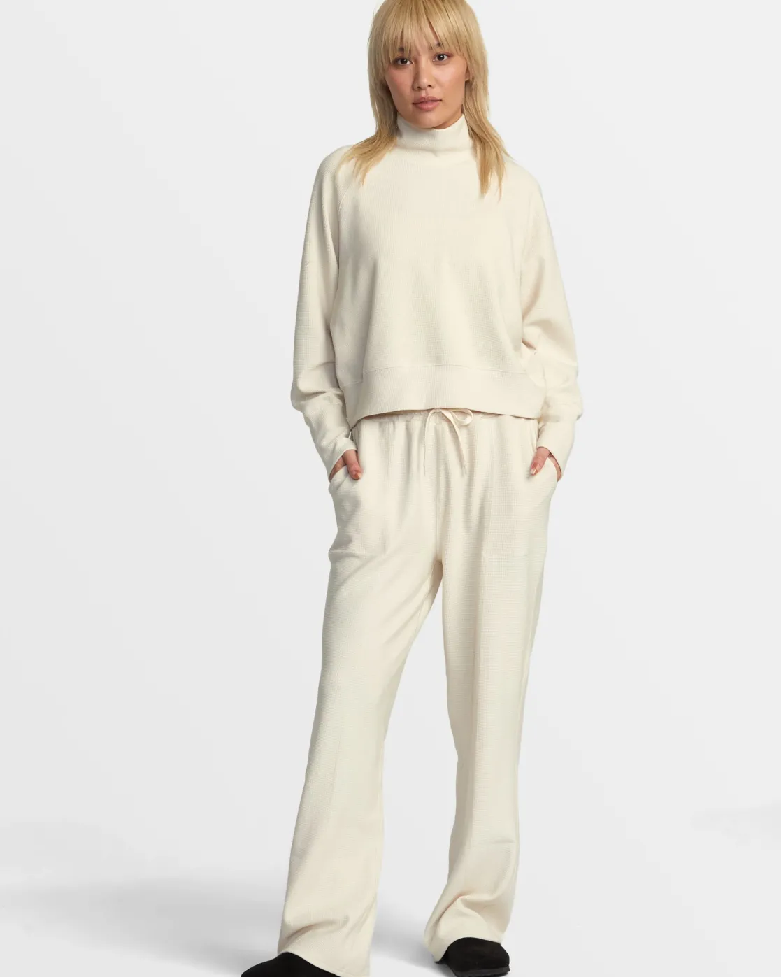 RVCA SOFIE WAFFLE MOCK NECK Latte Hot