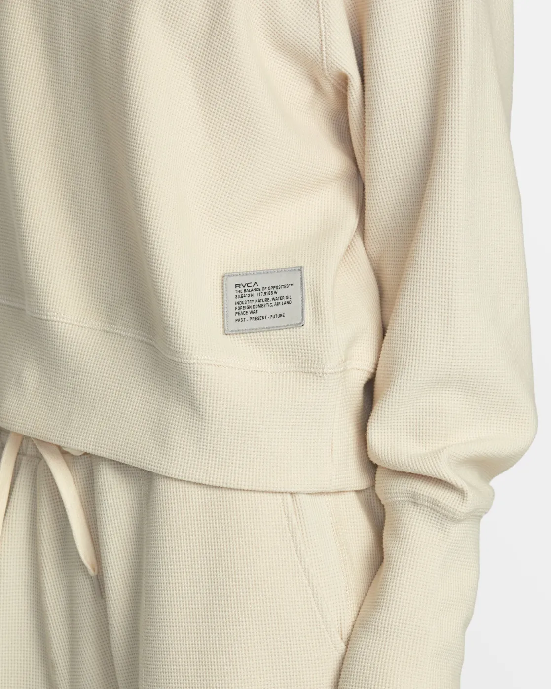 RVCA SOFIE WAFFLE MOCK NECK Latte Hot