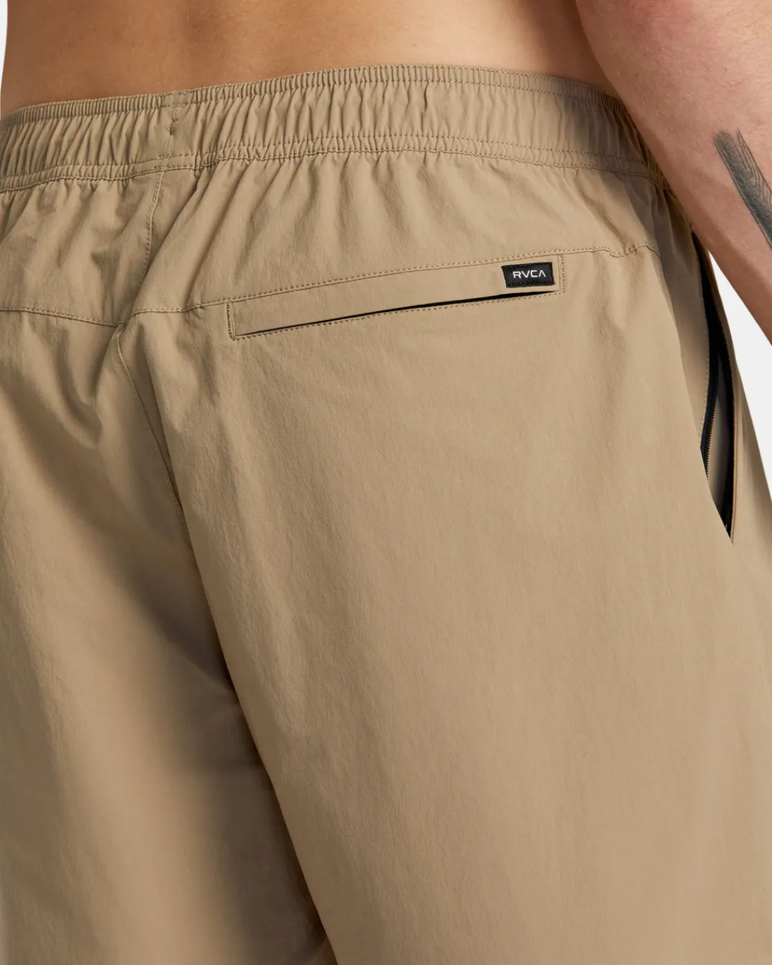 RVCA SPECTRUM TECH SHORT UTILITY SHORTS Dark Khaki Hot