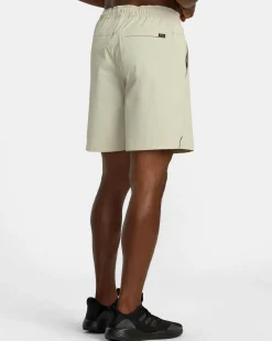 RVCA SPECTRUM TECH SHORT UTILITY SHORTS Chalk Outlet
