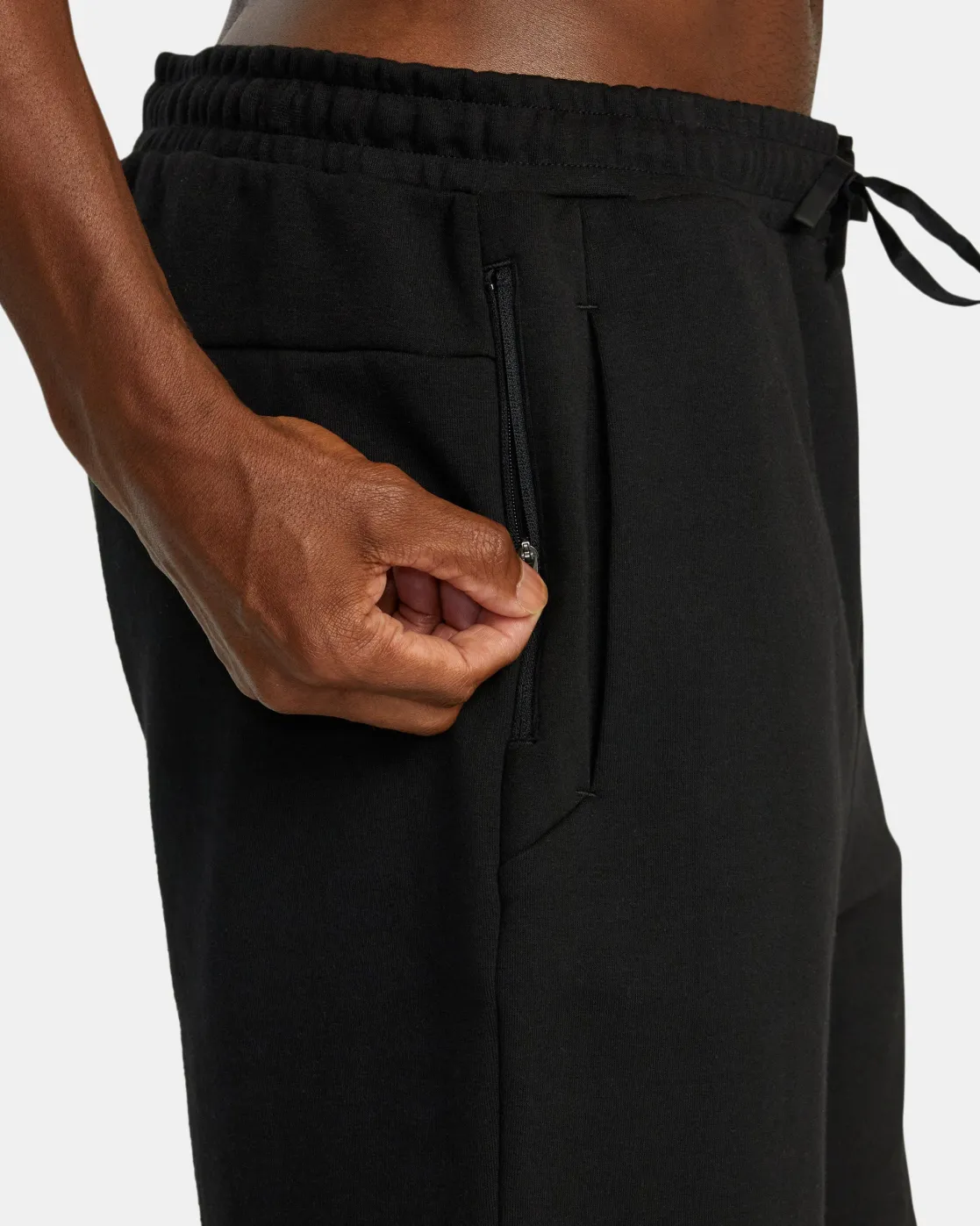 RVCA TECH FLEECE ELASTIC WAIST SHORTS Black Hot
