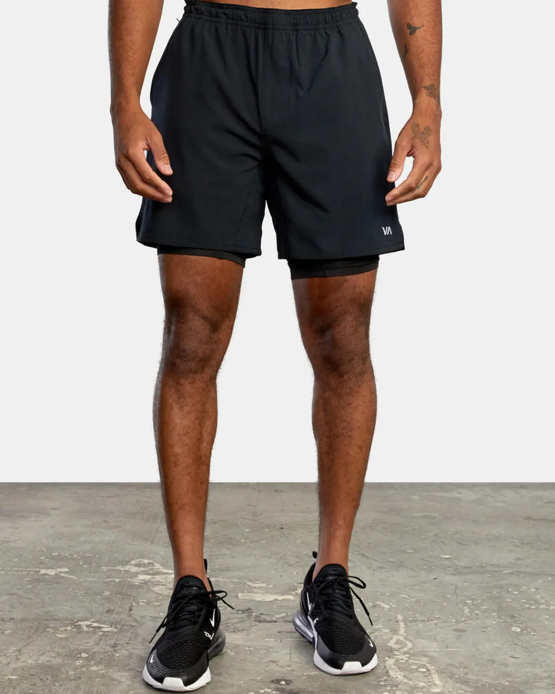 RVCA YOGGER TRAIN 2-IN-1 17" WORKOUT SHORTS Black Multi Hot