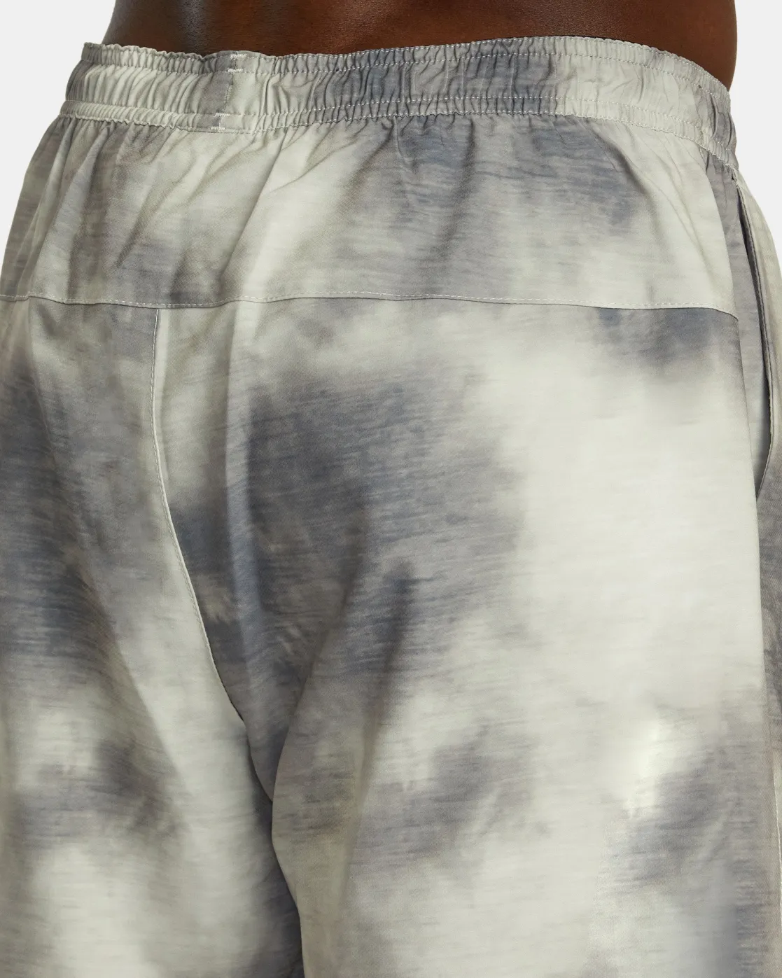 RVCA YOGGER TRAIN 2-IN-1 17" WORKOUT SHORTS Chalk Wash Outlet