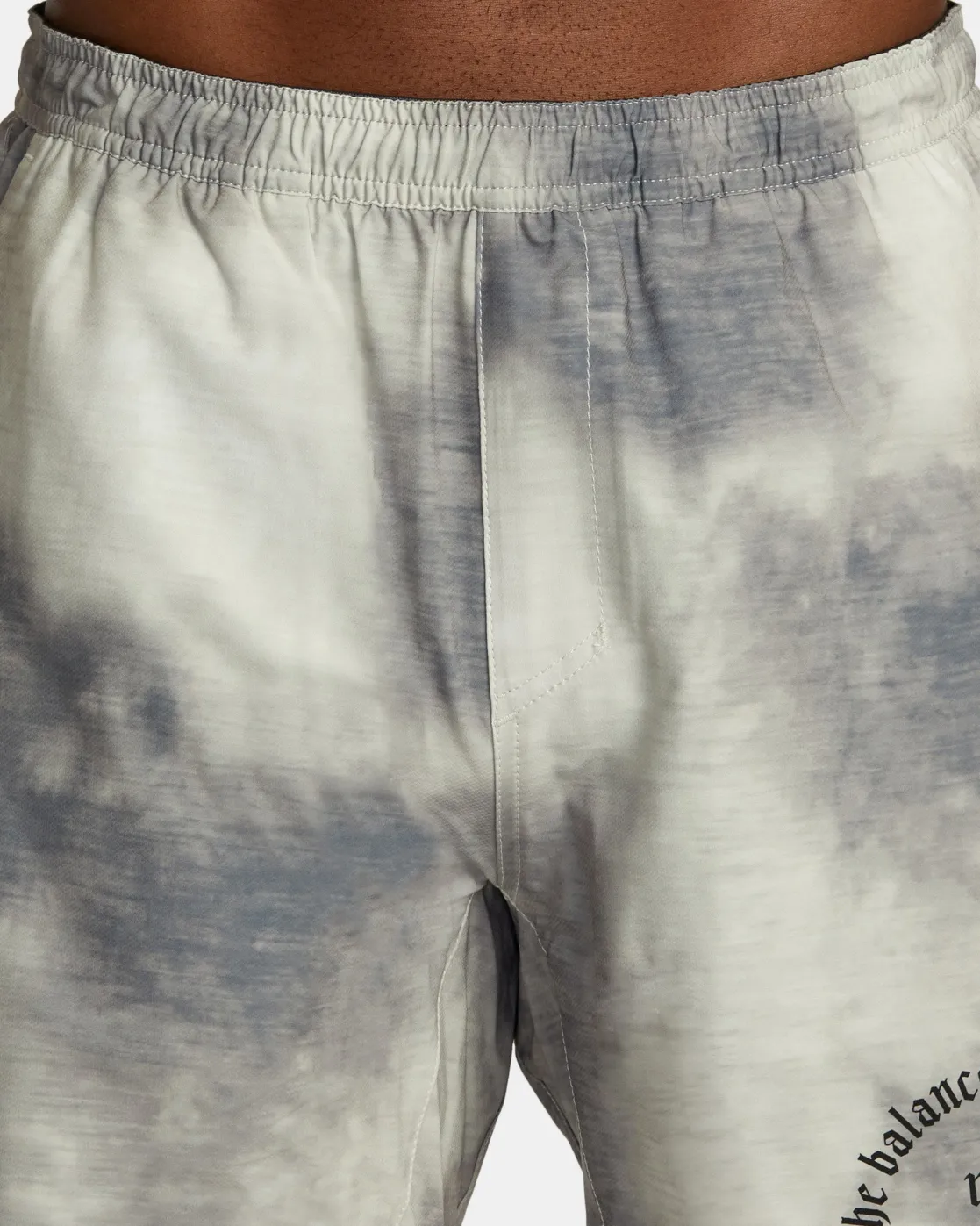 RVCA YOGGER TRAIN 2-IN-1 17" WORKOUT SHORTS Chalk Wash Outlet